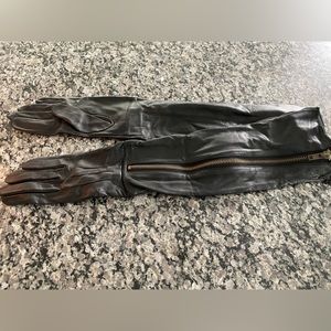 Deena & Ozzy leather style gloves, never been worn